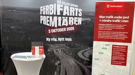 Vy över Nockebybron där arbete pågår med gång- cykelbanan.